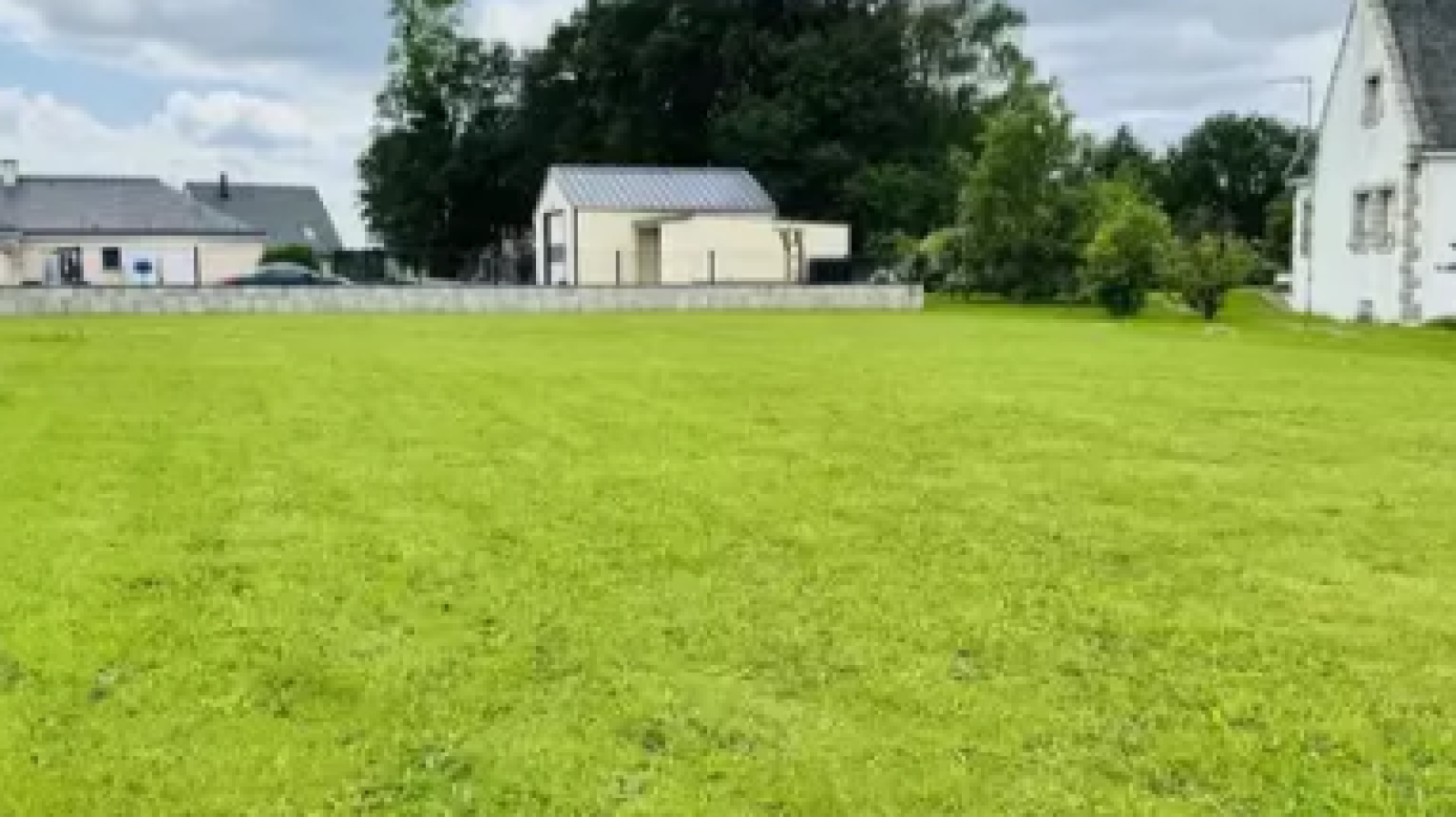 Terrain constructible de 668m2 à Camors