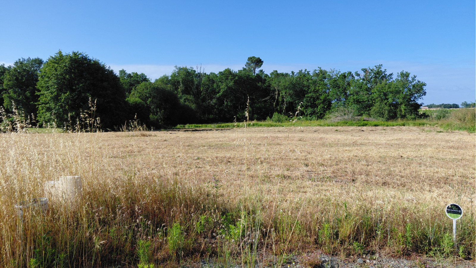 Terrain constructible de 800m2 à Vayres