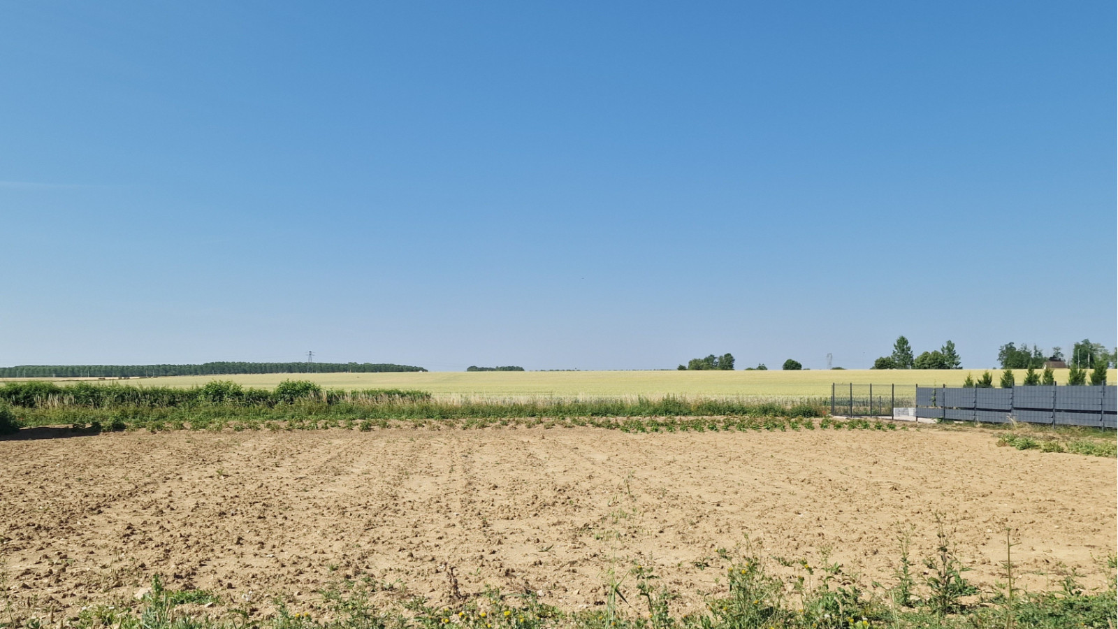 Terrain constructible de 606m2 à Aiserey