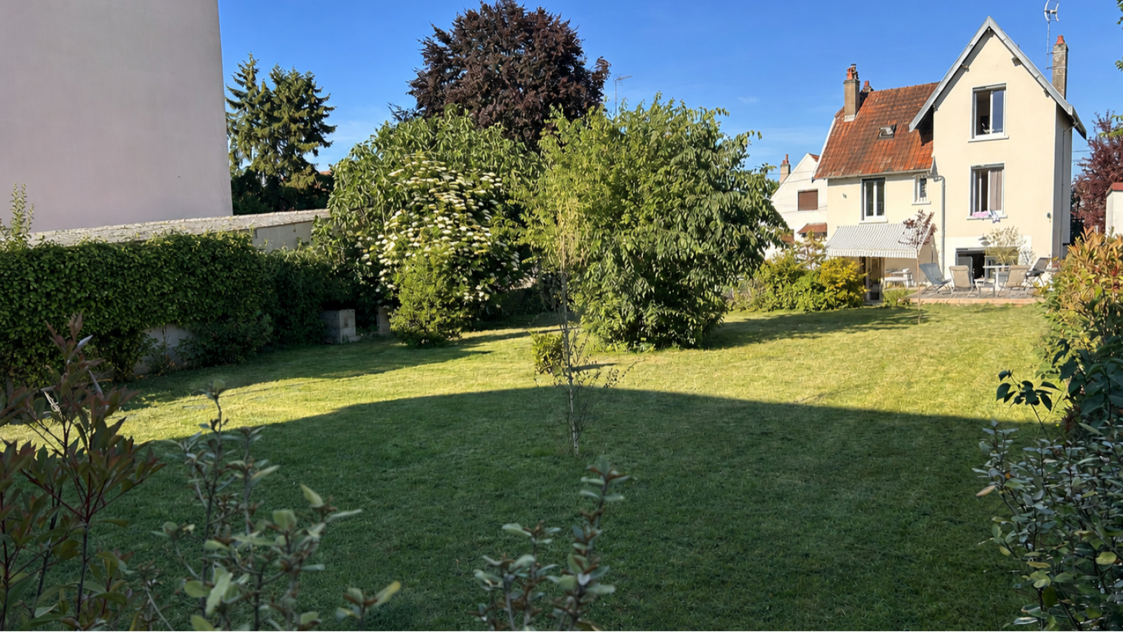 Terrain constructible de 608m2 à Dijon