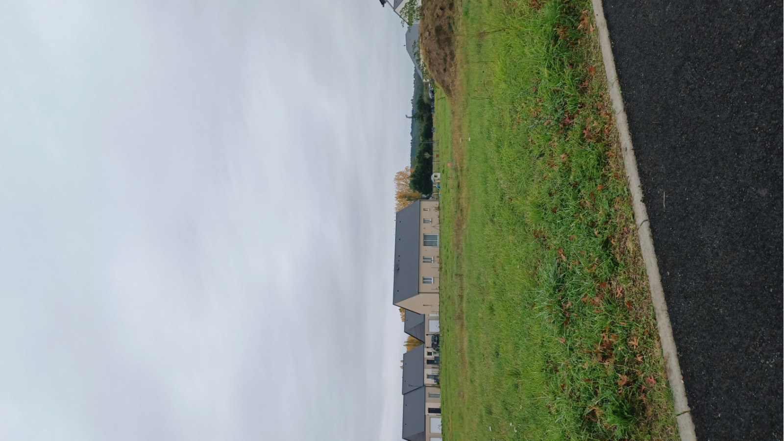 Terrain constructible de 800m2 à Allonnes