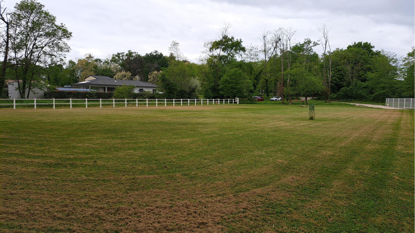 Terrain constructible de 805m2 à Mios