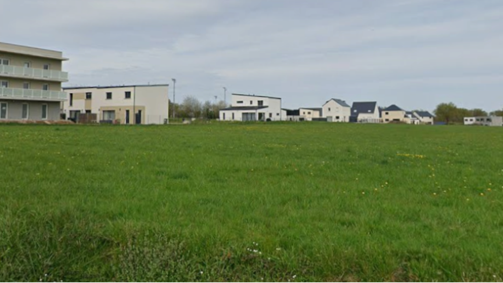 Terrain constructible de 347m2 à Bréal-sous-Montfort