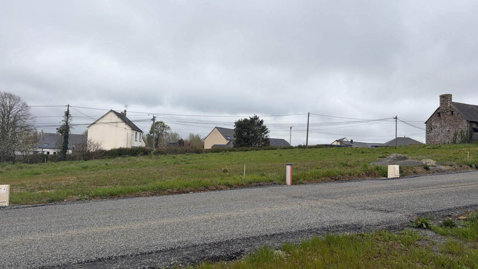 Terrain constructible de 350m2 à La Couyère
