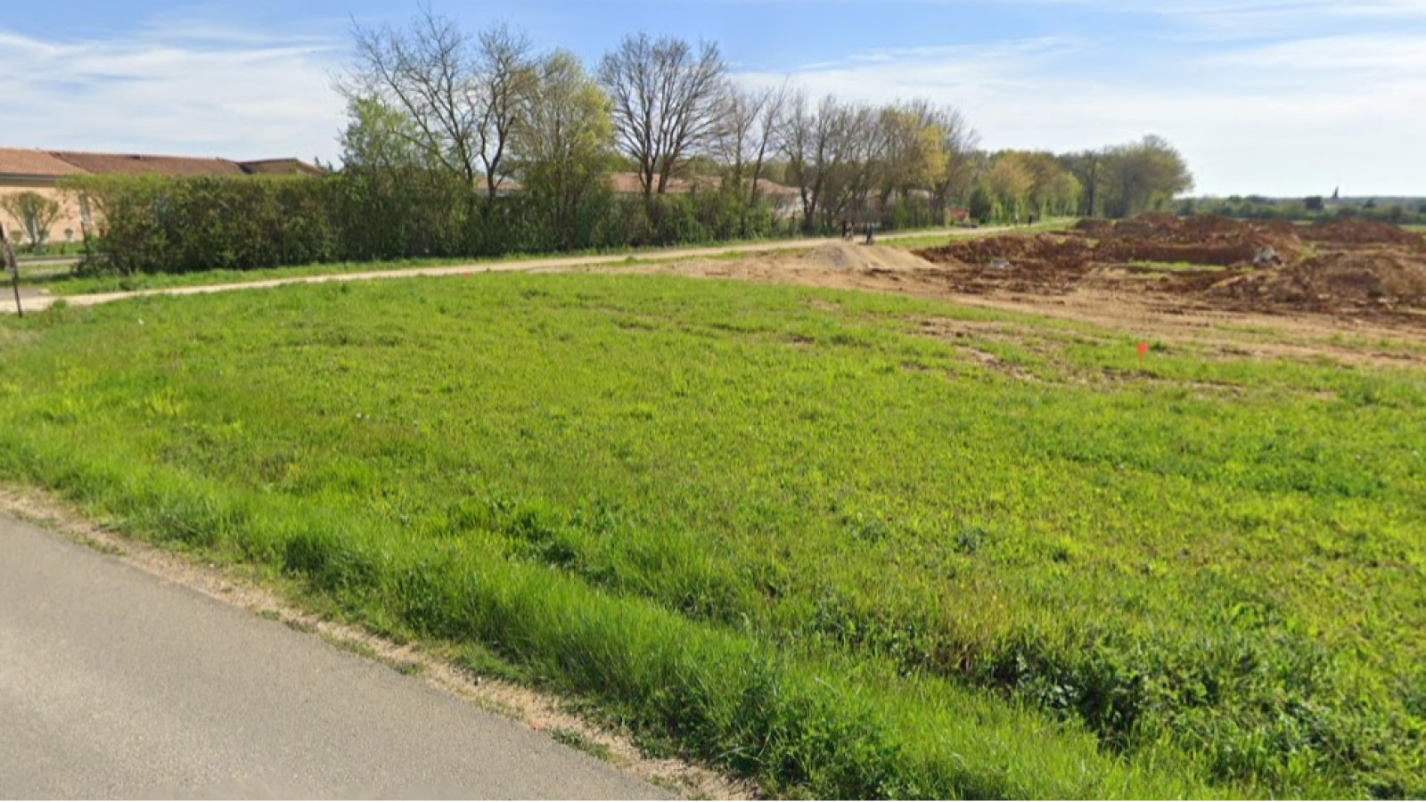 Terrain constructible de 3000m2 à La Chapelle-Moulière