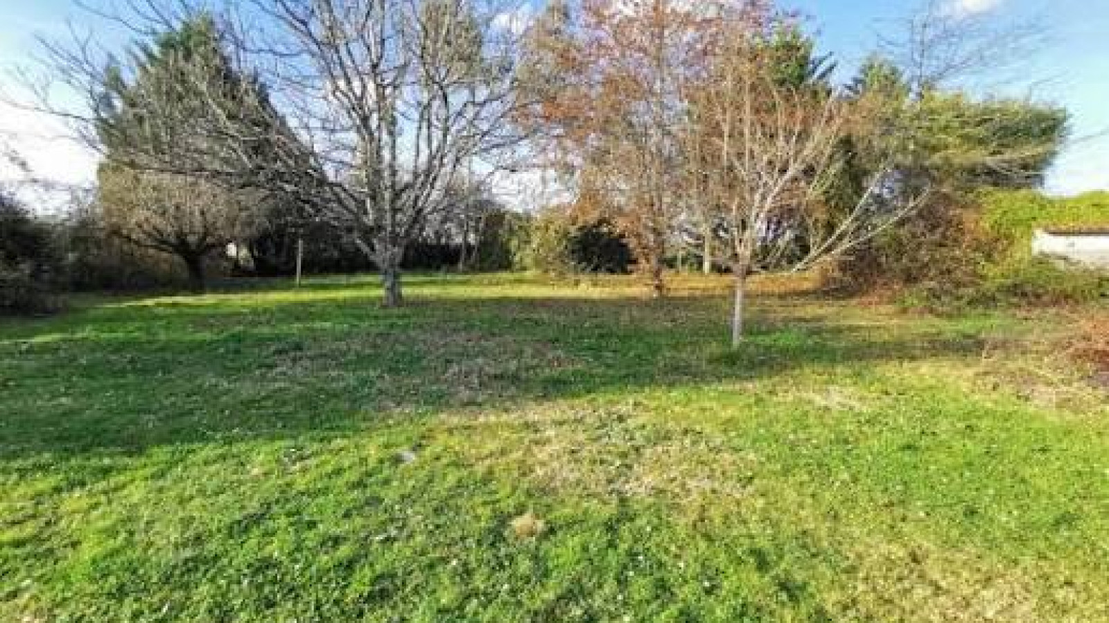 Terrain constructible de 870m2 à Saint-Laurent-Médoc