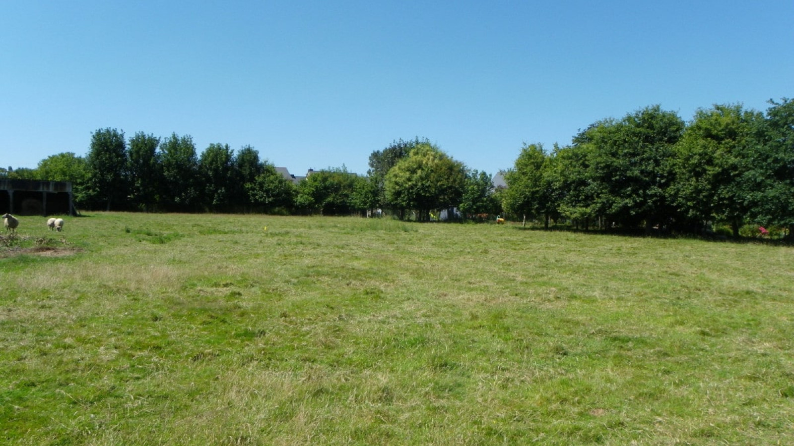 Terrain constructible de 400m2 à Artigues-près-Bordeaux