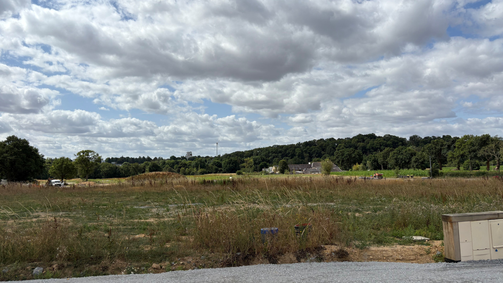 Terrain constructible de 578m2 à Domalain