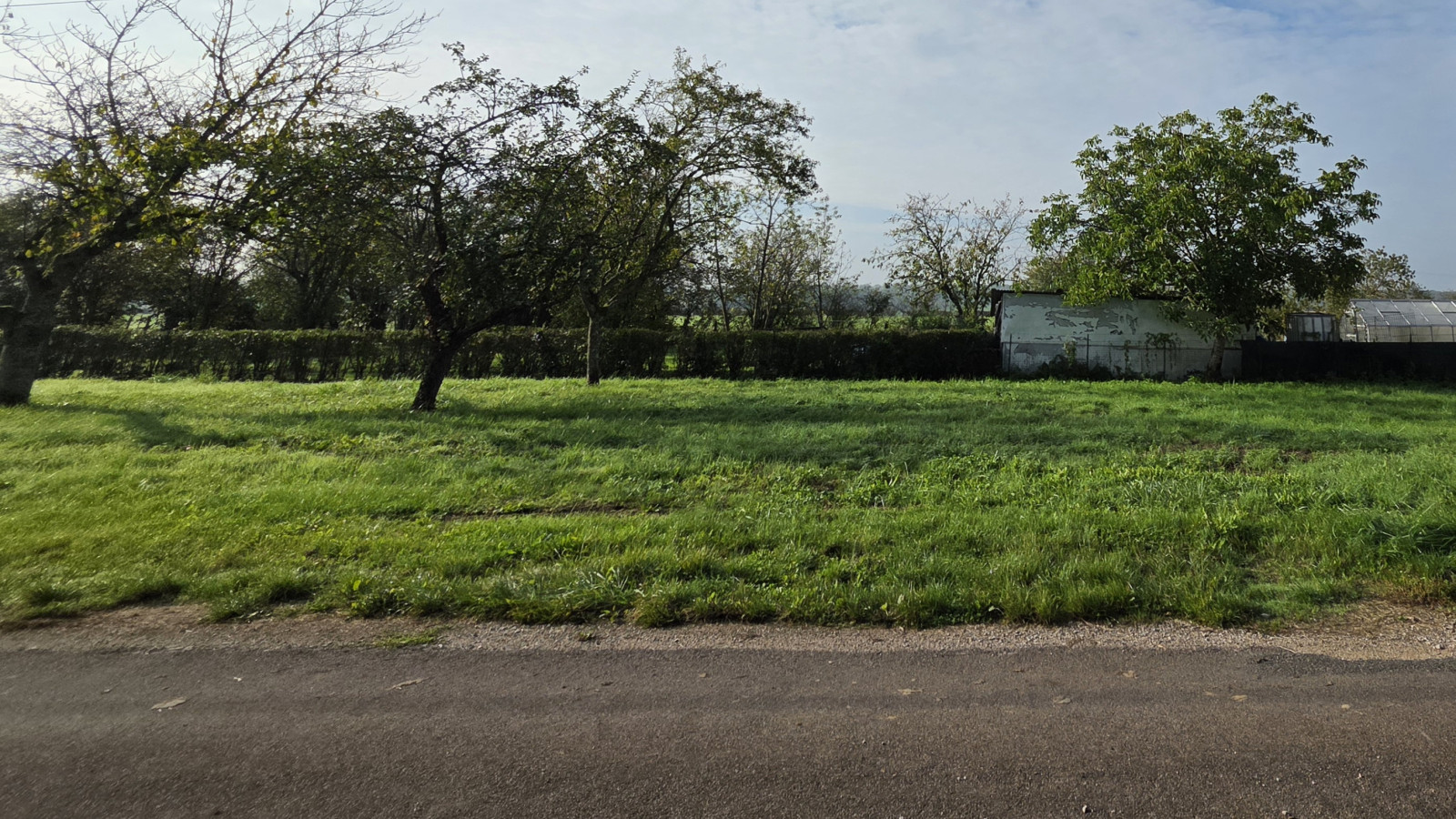 Terrain constructible de 301m2 à Villebichot