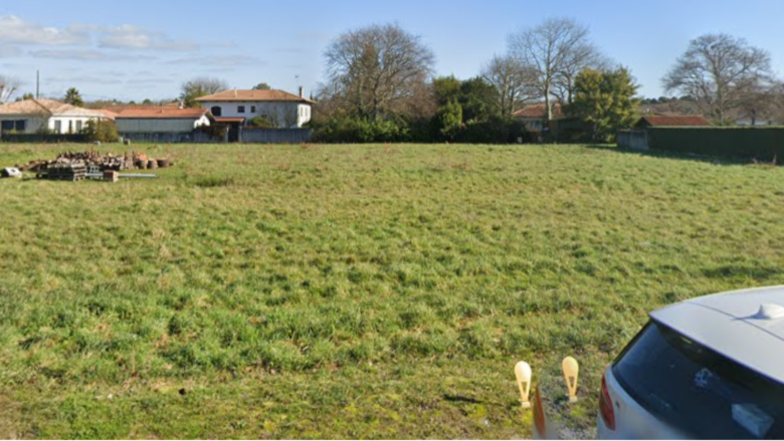 Terrain constructible de 950m2 à Mios