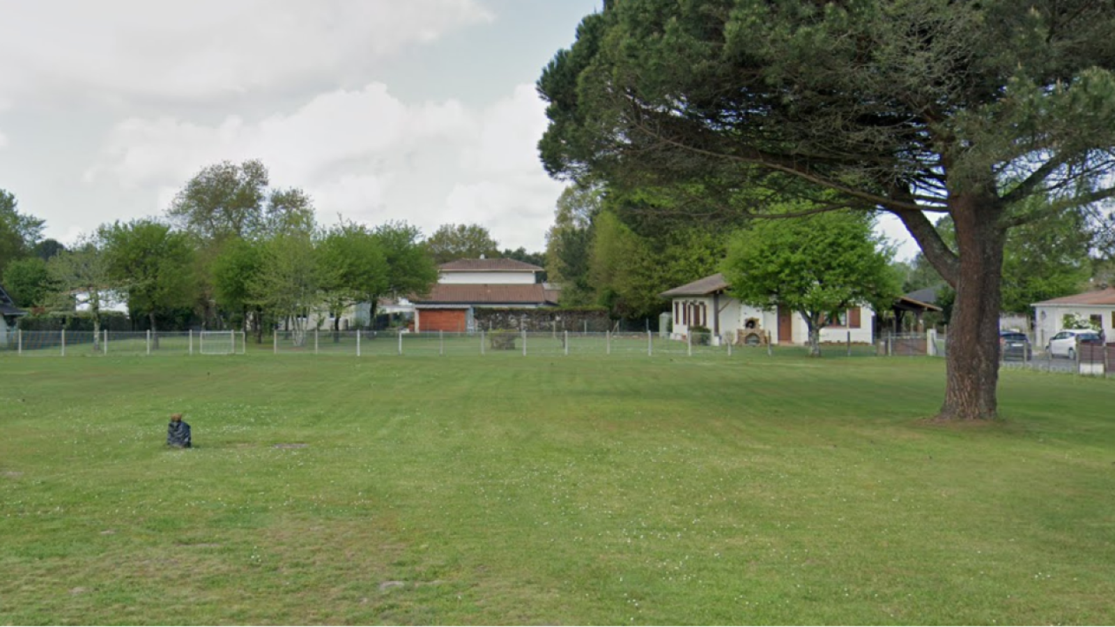 Terrain constructible de 787m2 à Le Teich