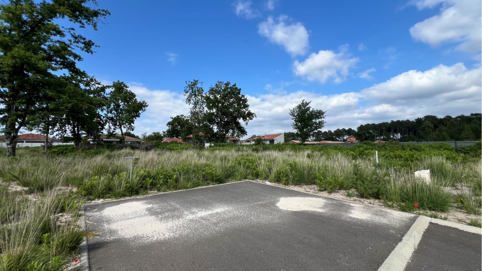 Terrain constructible de 383m2 à Preignac