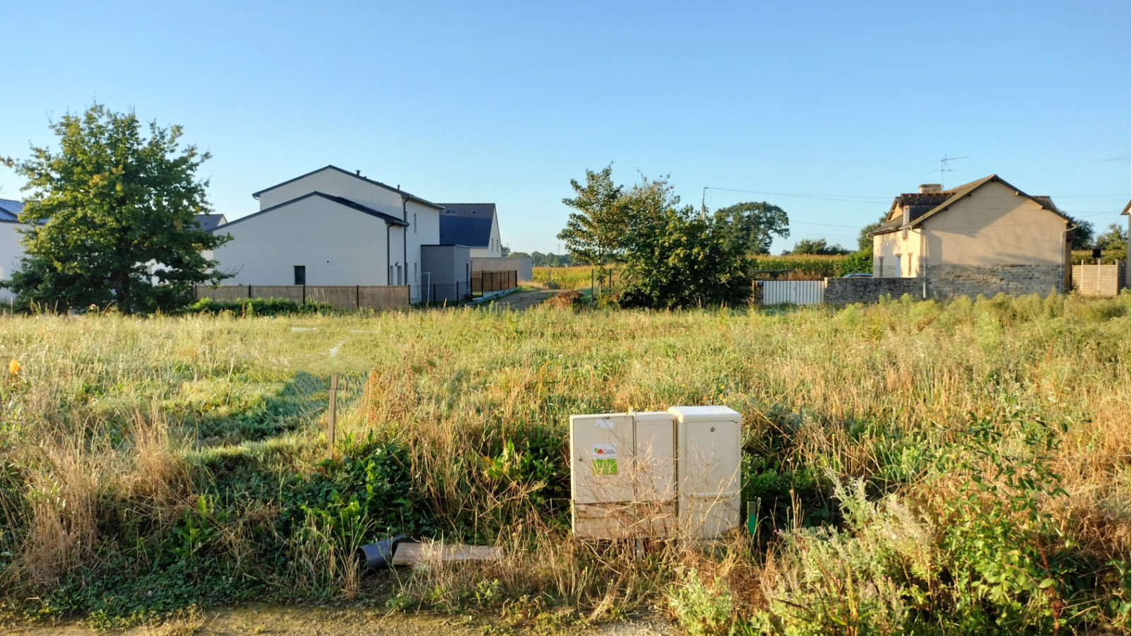 Terrain constructible de 337m2 à Andouillé-Neuville