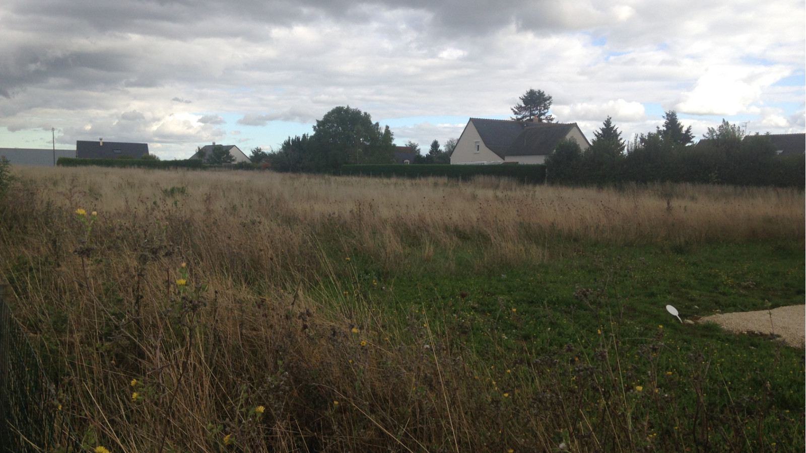 Terrain constructible de 758m2 à Chambourg-sur-Indre