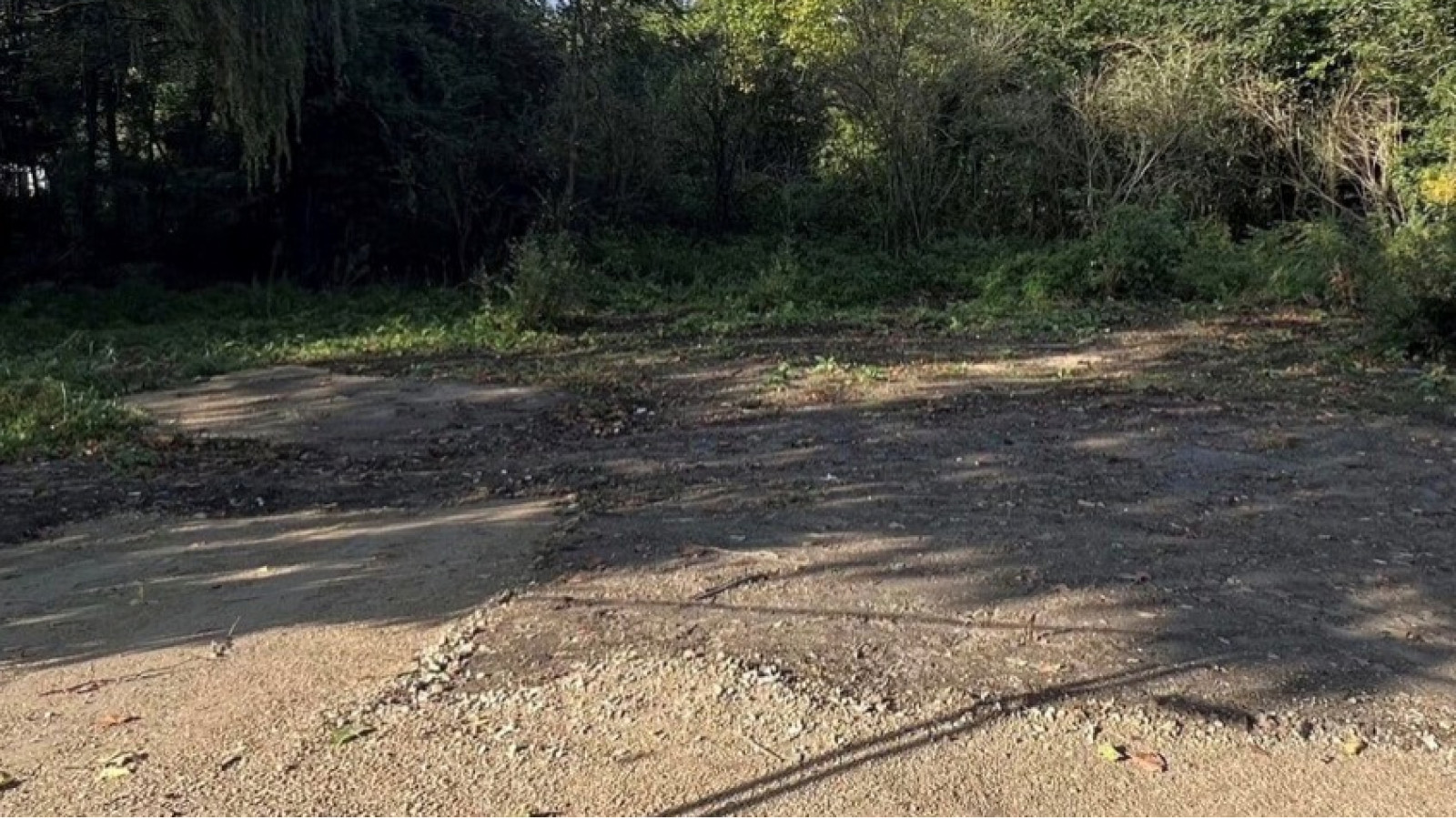 Terrain constructible de 822m2 à Villiers-Saint-Frédéric