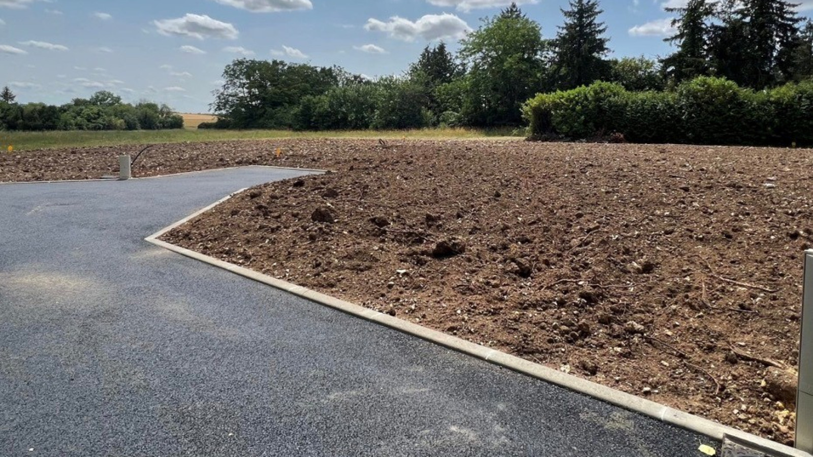 Terrain constructible de 554m2 à Houdan