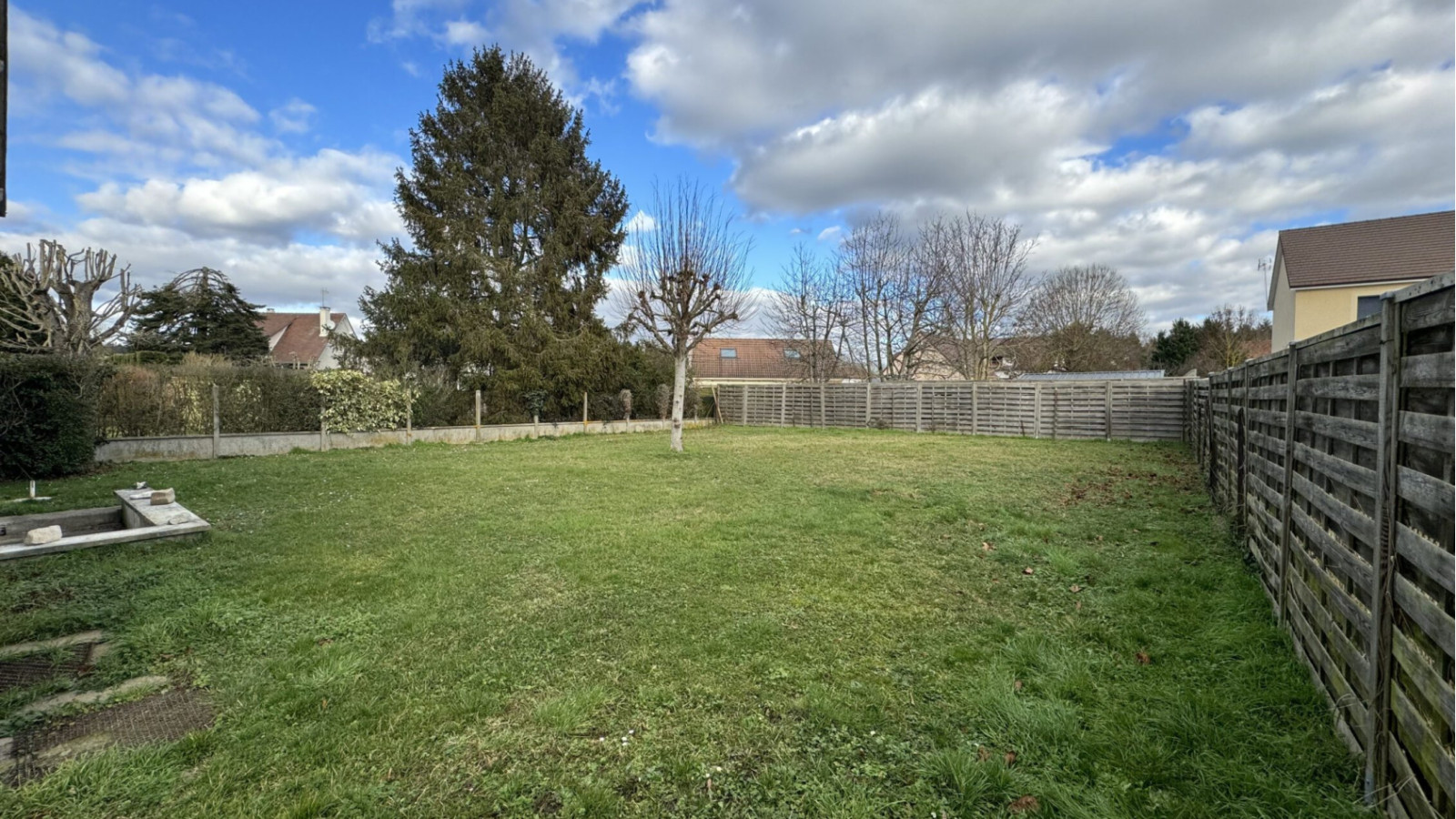 Terrain constructible de 262m2 à Anet