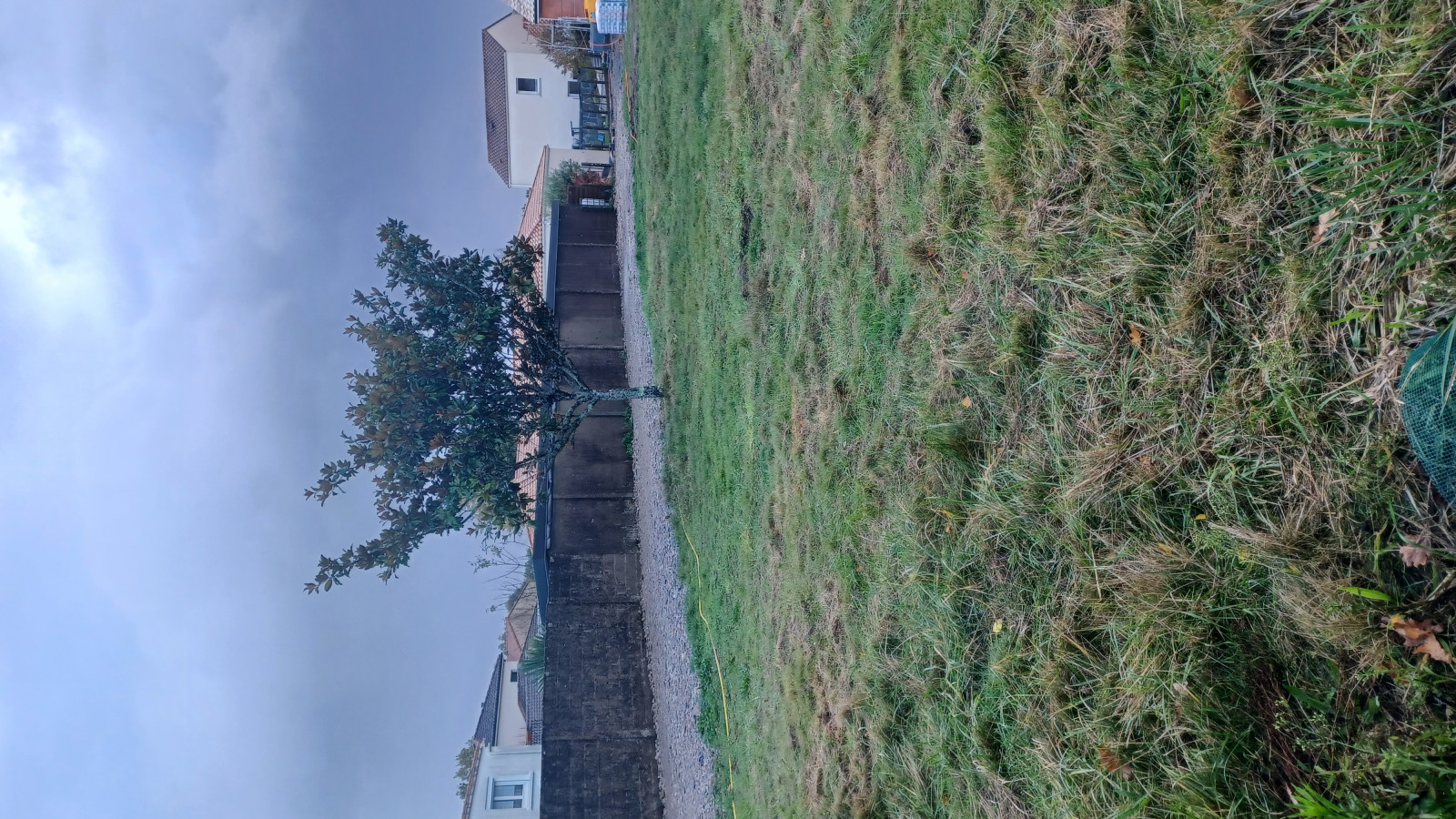 Terrain constructible de 620m2 à Saint-Hilaire-de-Chaléons