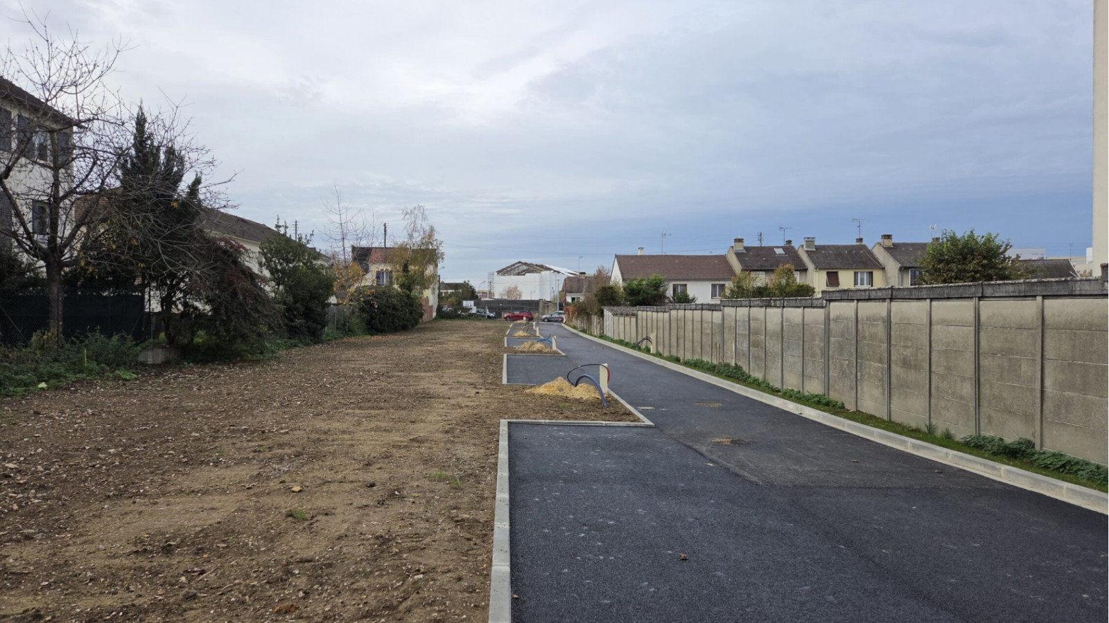 Terrain constructible de 224m2 à Mantes-la-Ville