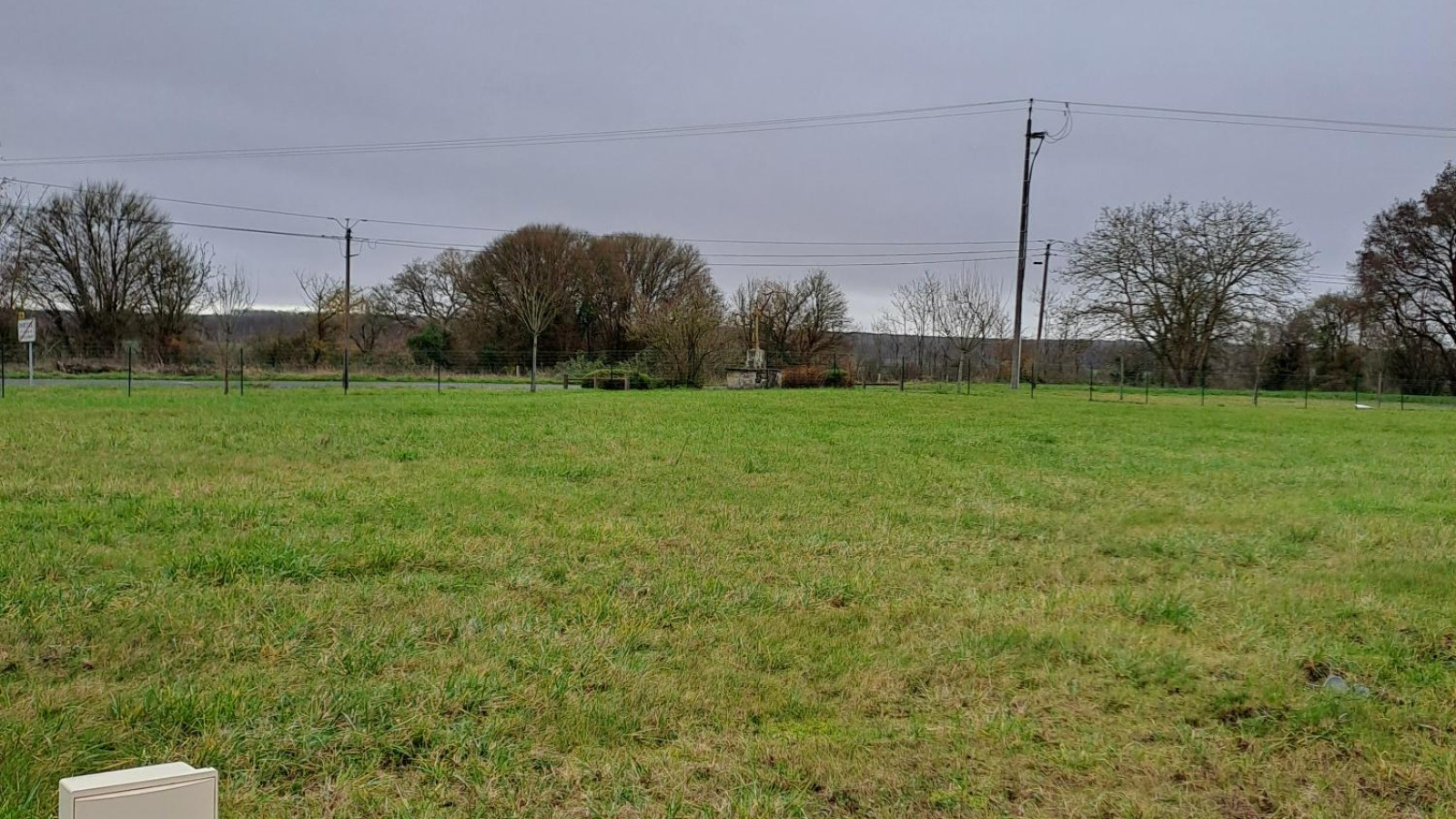Terrain constructible de 595m2 à Sarrigné