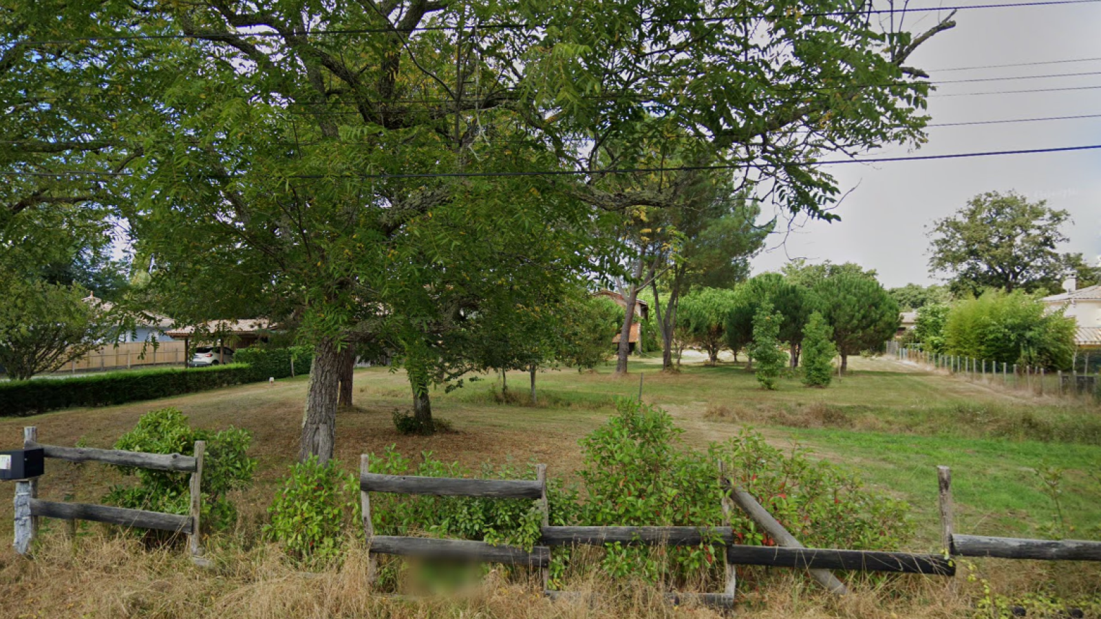 Terrain constructible de 1600m2 à Mézos