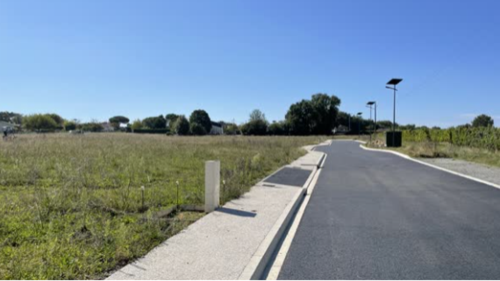 Terrain constructible de 601m2 à Saint-Quentin-de-Baron