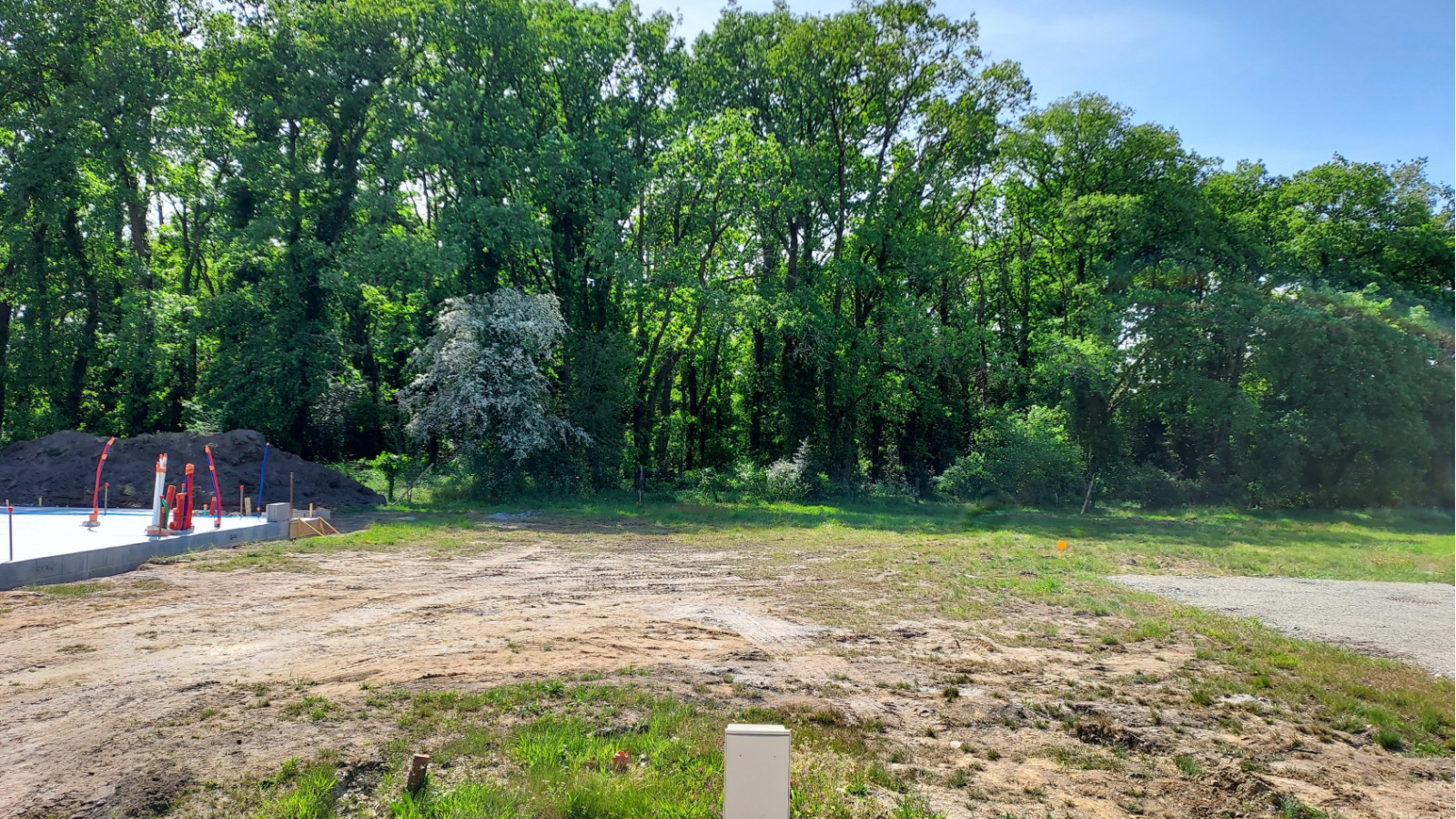 Terrain constructible de 590m2 à Joué-sur-Erdre