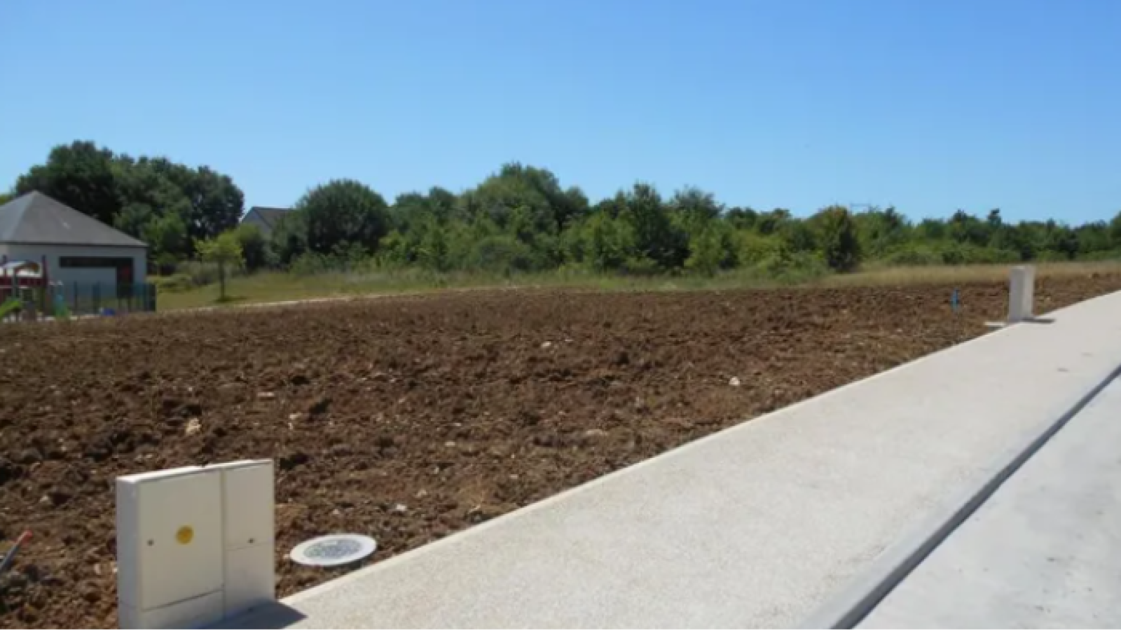Terrain constructible de 548m2 à Meung-sur-Loire