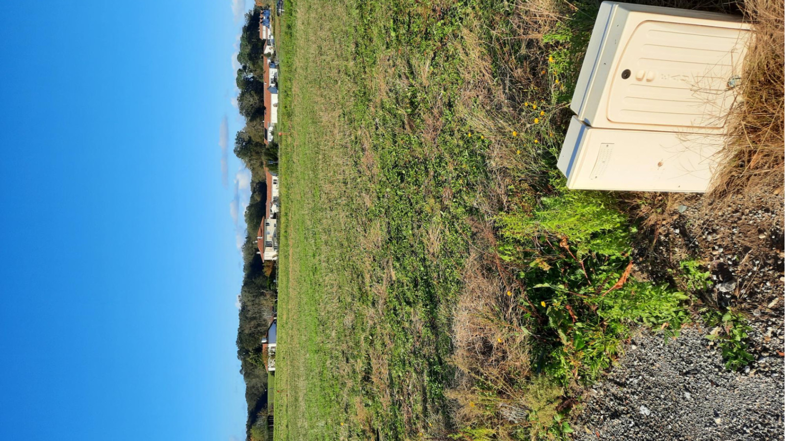 Terrain constructible de 812m2 à Sorbets