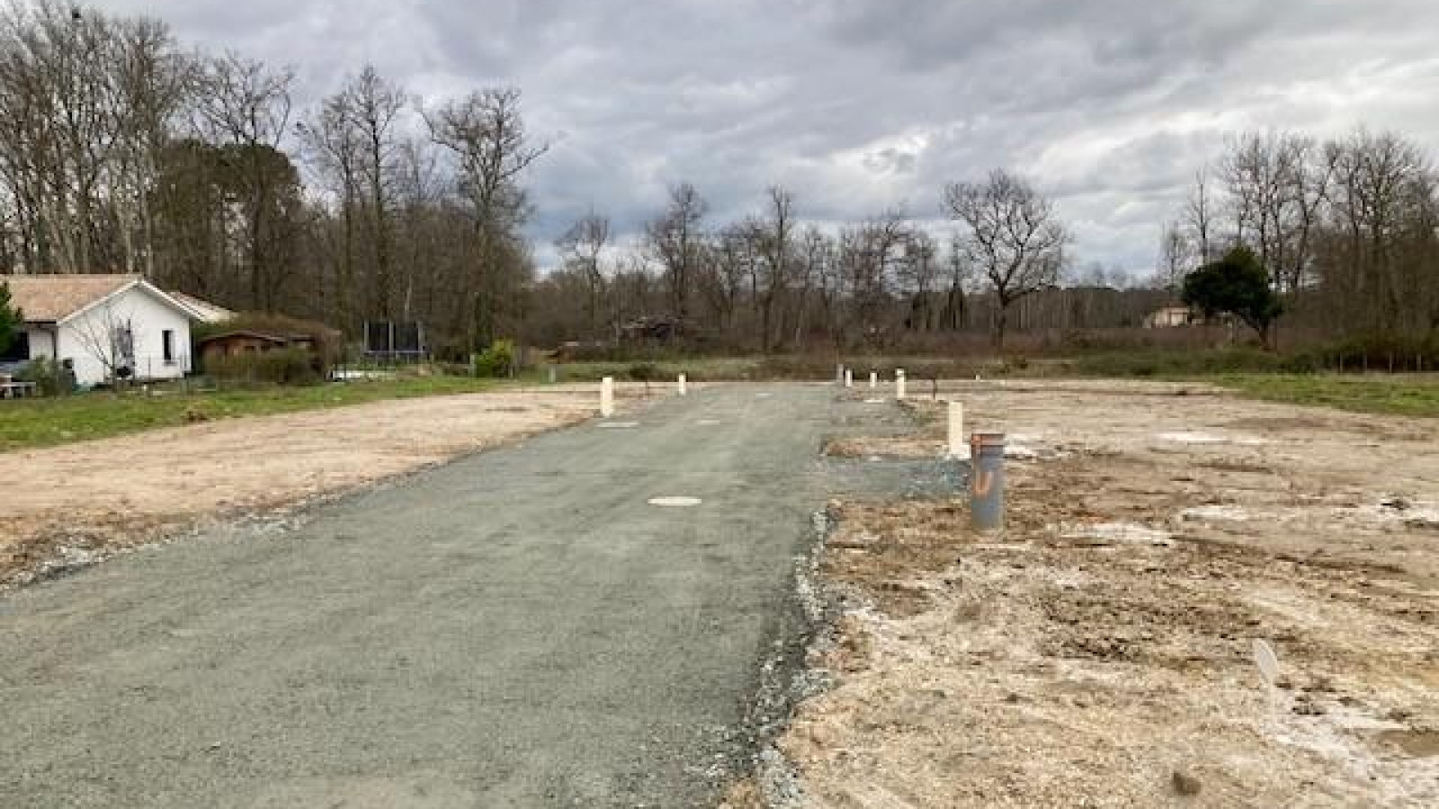 Terrain constructible de 555m2 à La Sauve