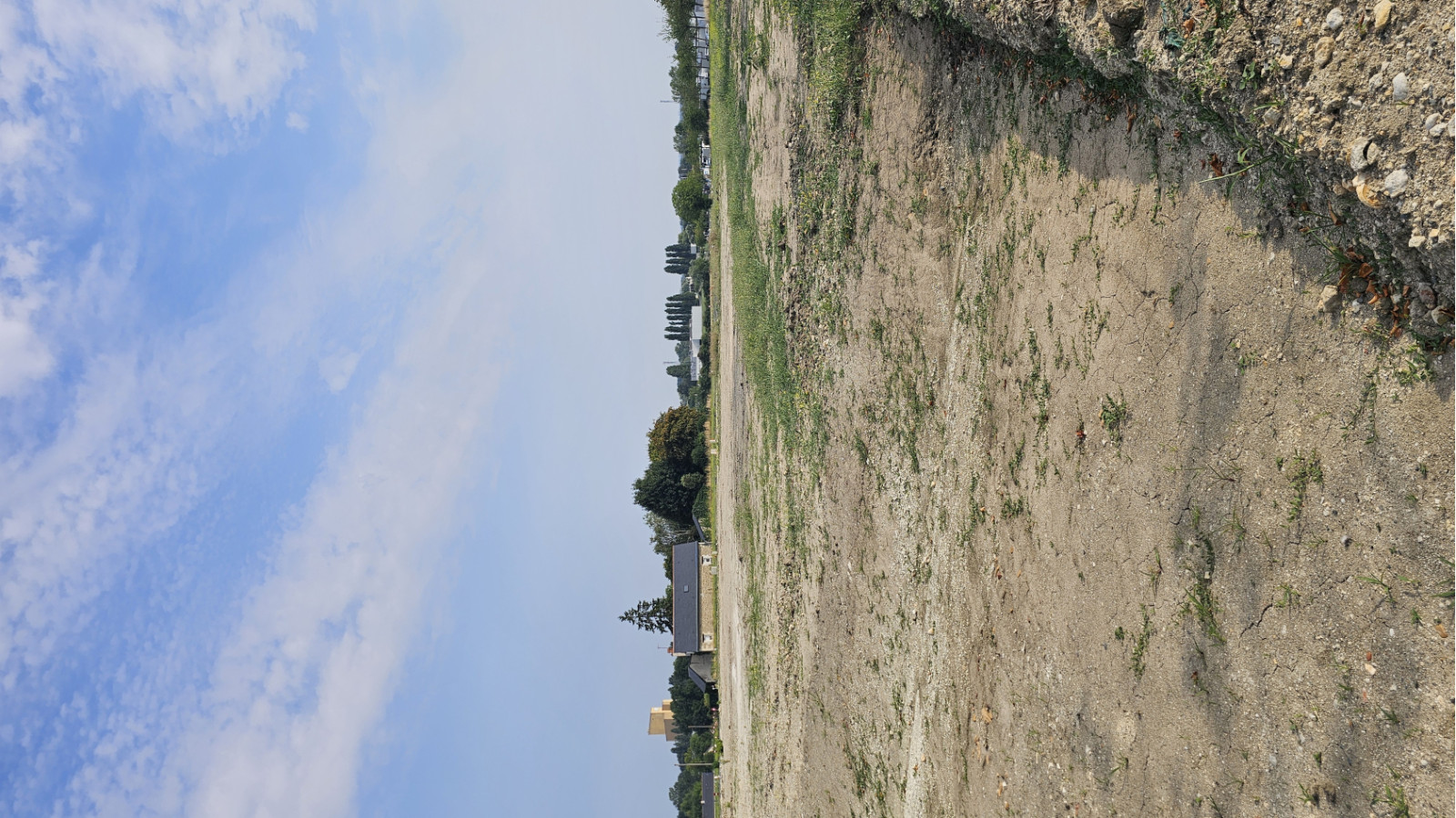 Terrain constructible de 416m2 à Longué-Jumelles