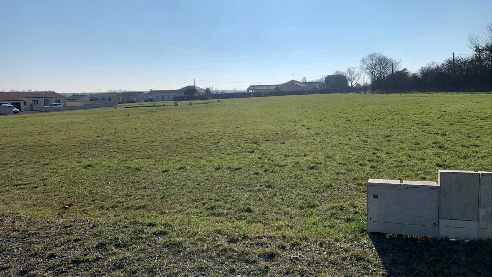 Terrain constructible de 408m2 à Commequiers