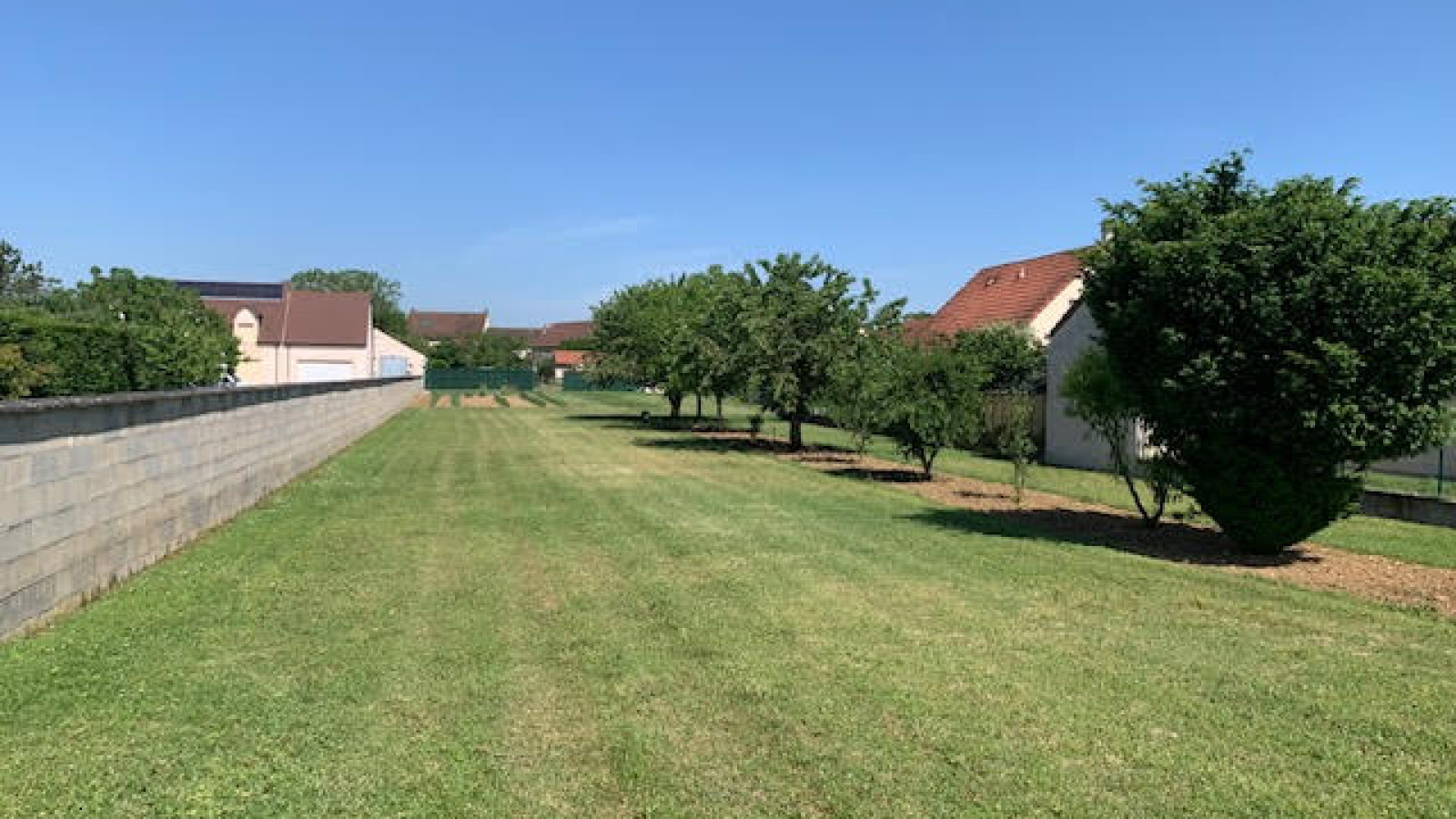Terrain constructible de 572m2 à Quincey