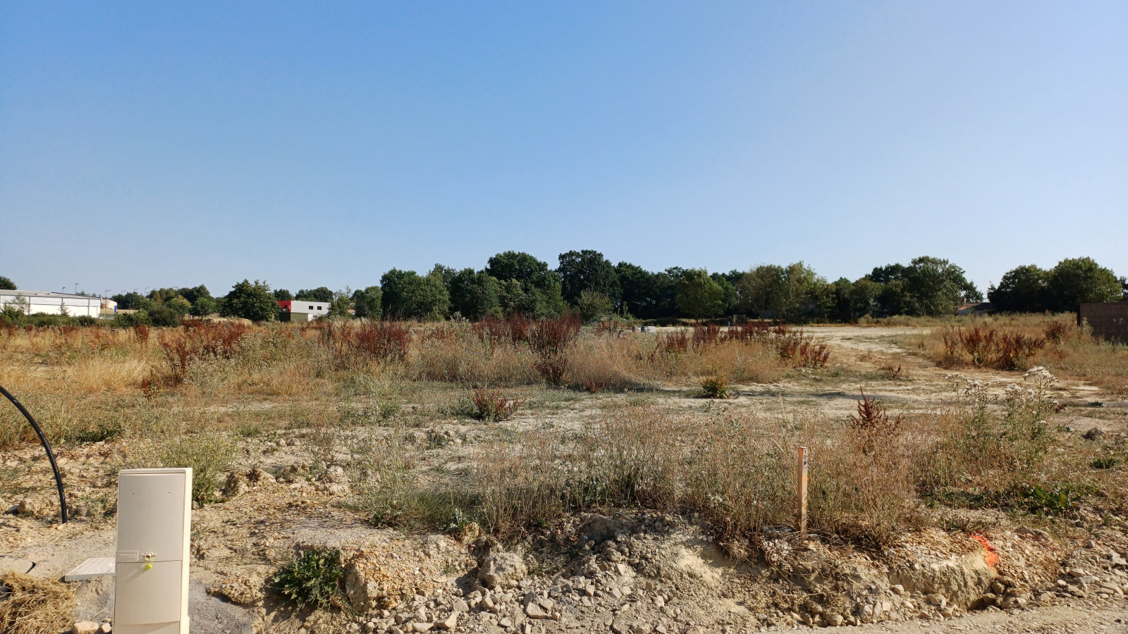 Terrain constructible de 366m2 à Saint-Julien-des-Landes