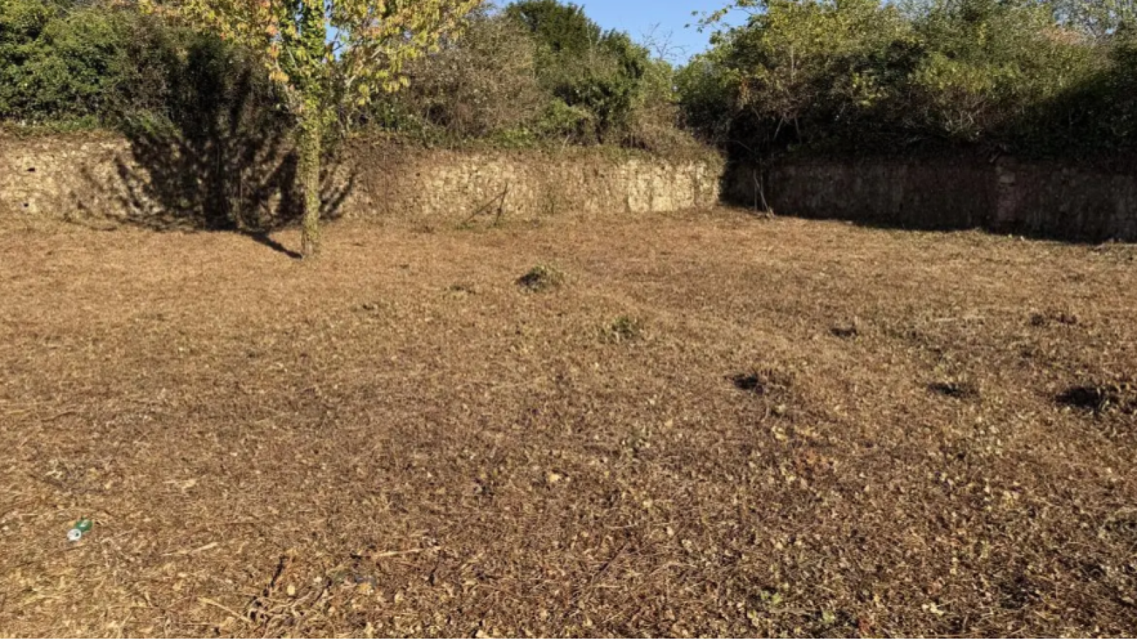 Terrain constructible de 372m2 à Grez-Neuville