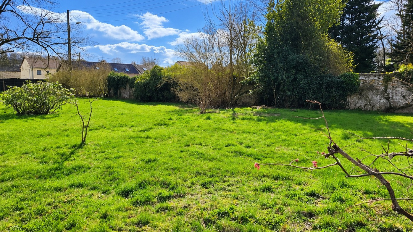 Terrain constructible de 326m2 à Rambouillet