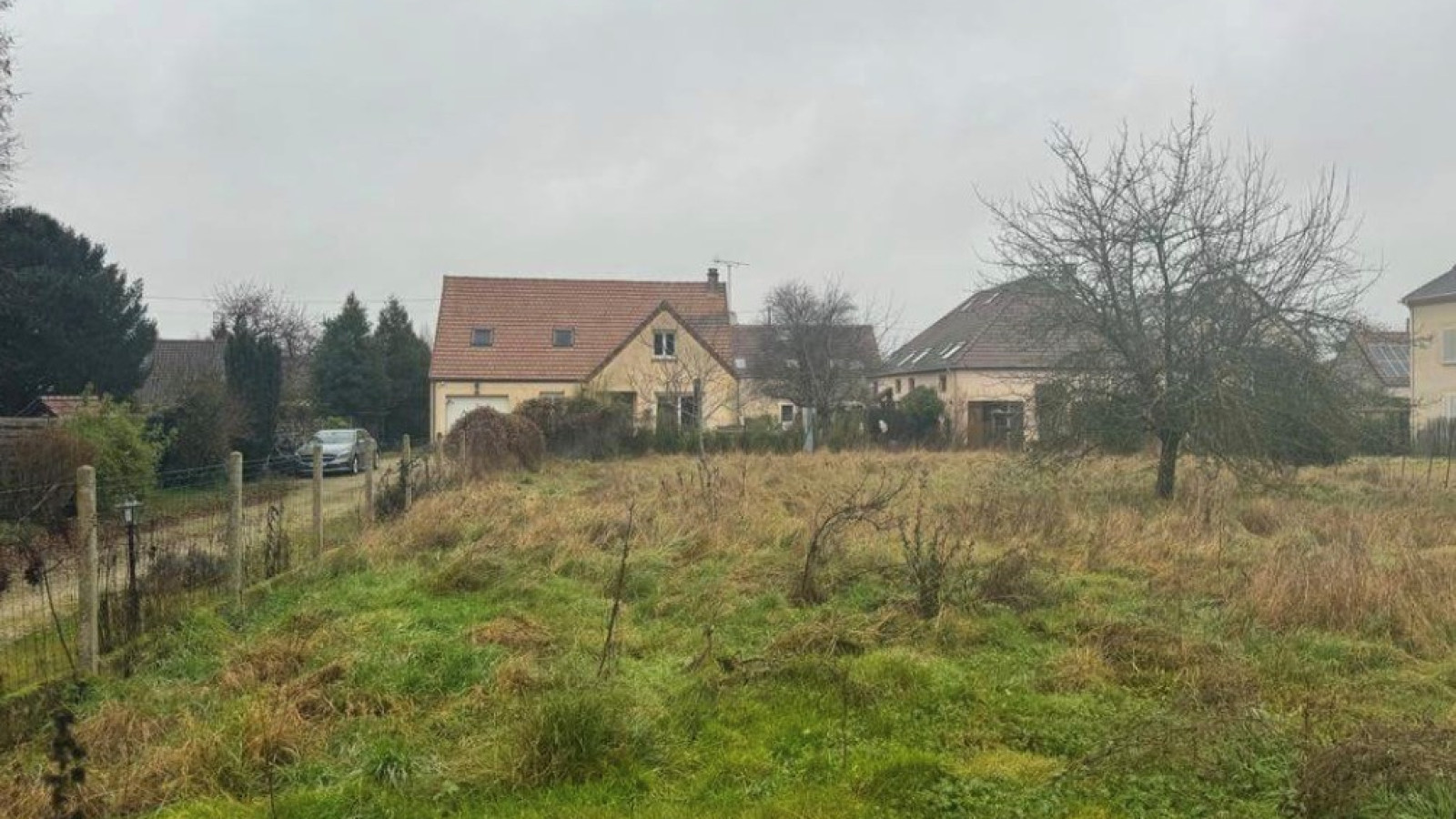 Terrain constructible de 570m2 à Garancières