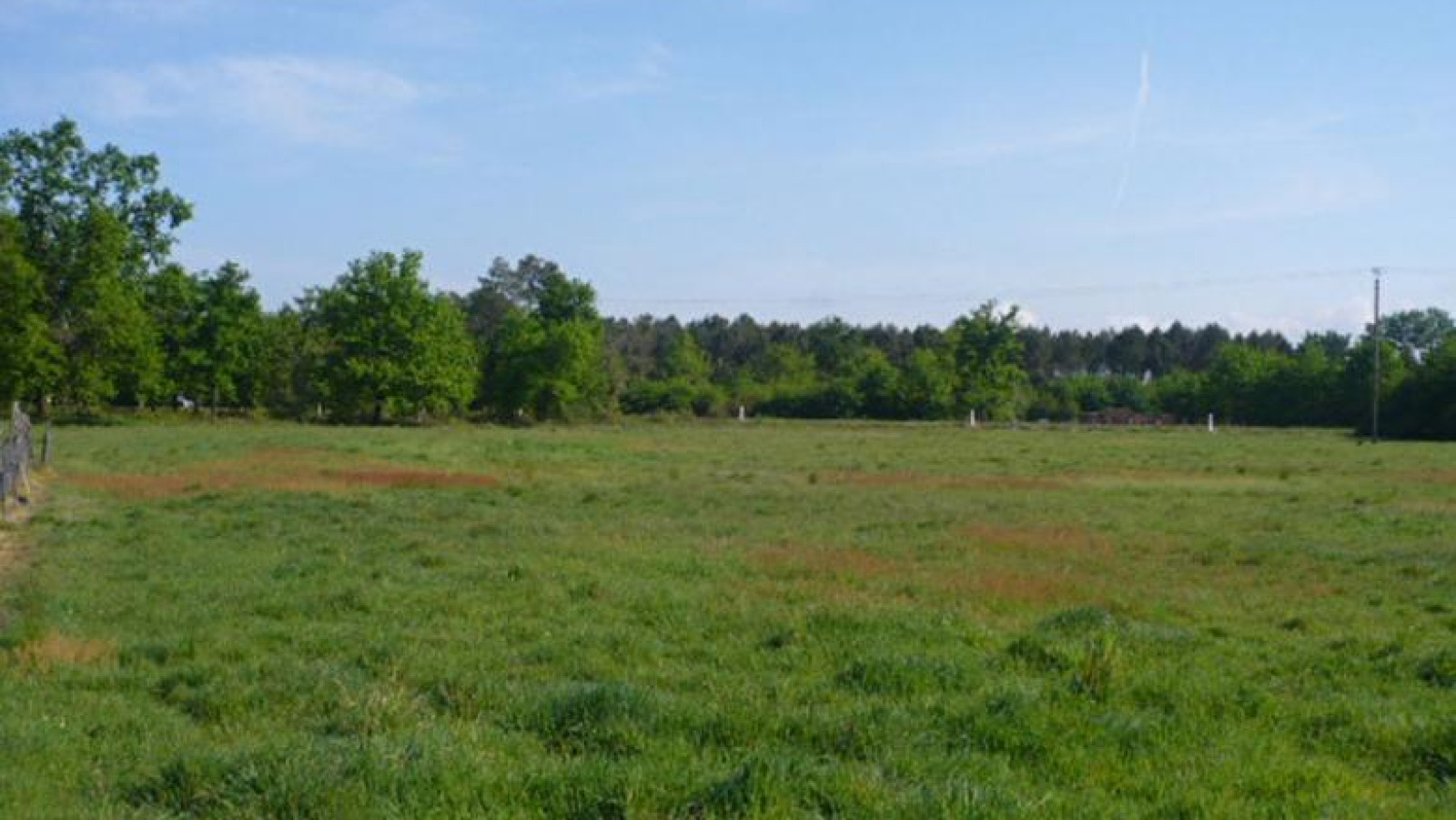 Terrain constructible de 692m2 à Coignières