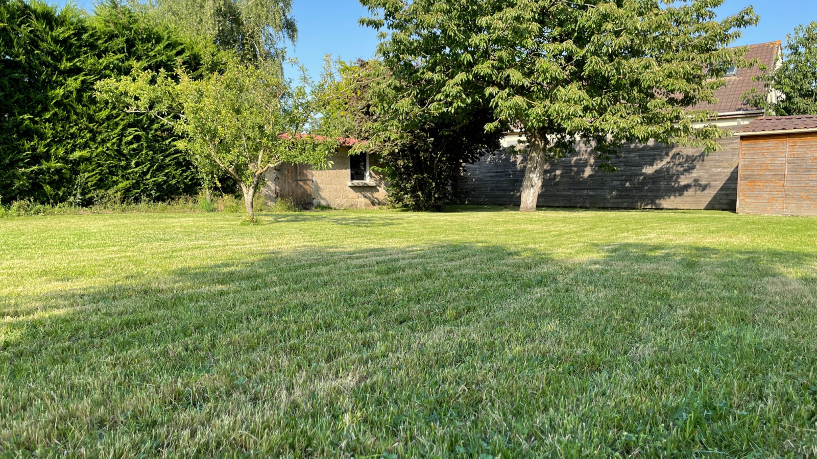 Terrain constructible de 980m2 à Saint-Lubin-de-la-Haye