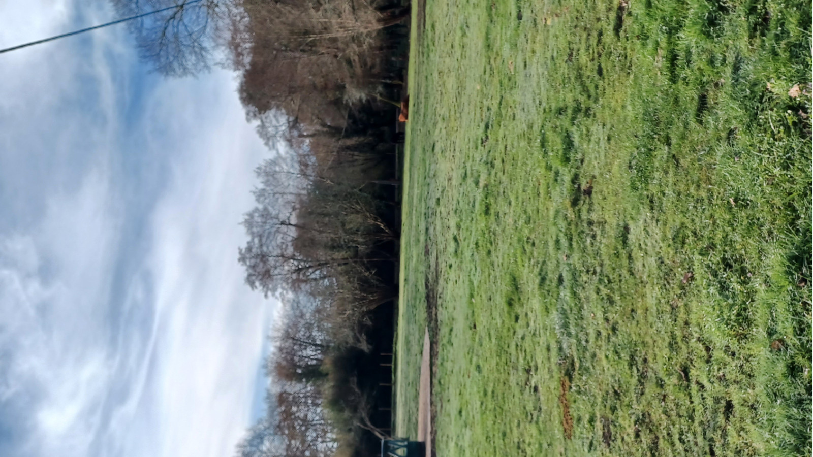 Terrain constructible de 1040m2 à Budos