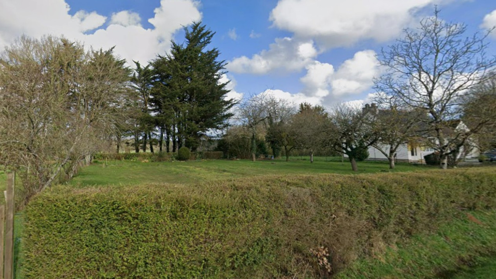 Terrain constructible de 700m2 à Molac