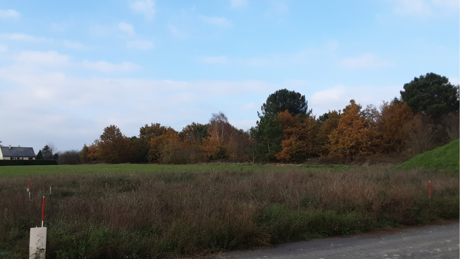 Terrain constructible de 404m2 à Les Bois d'Anjou