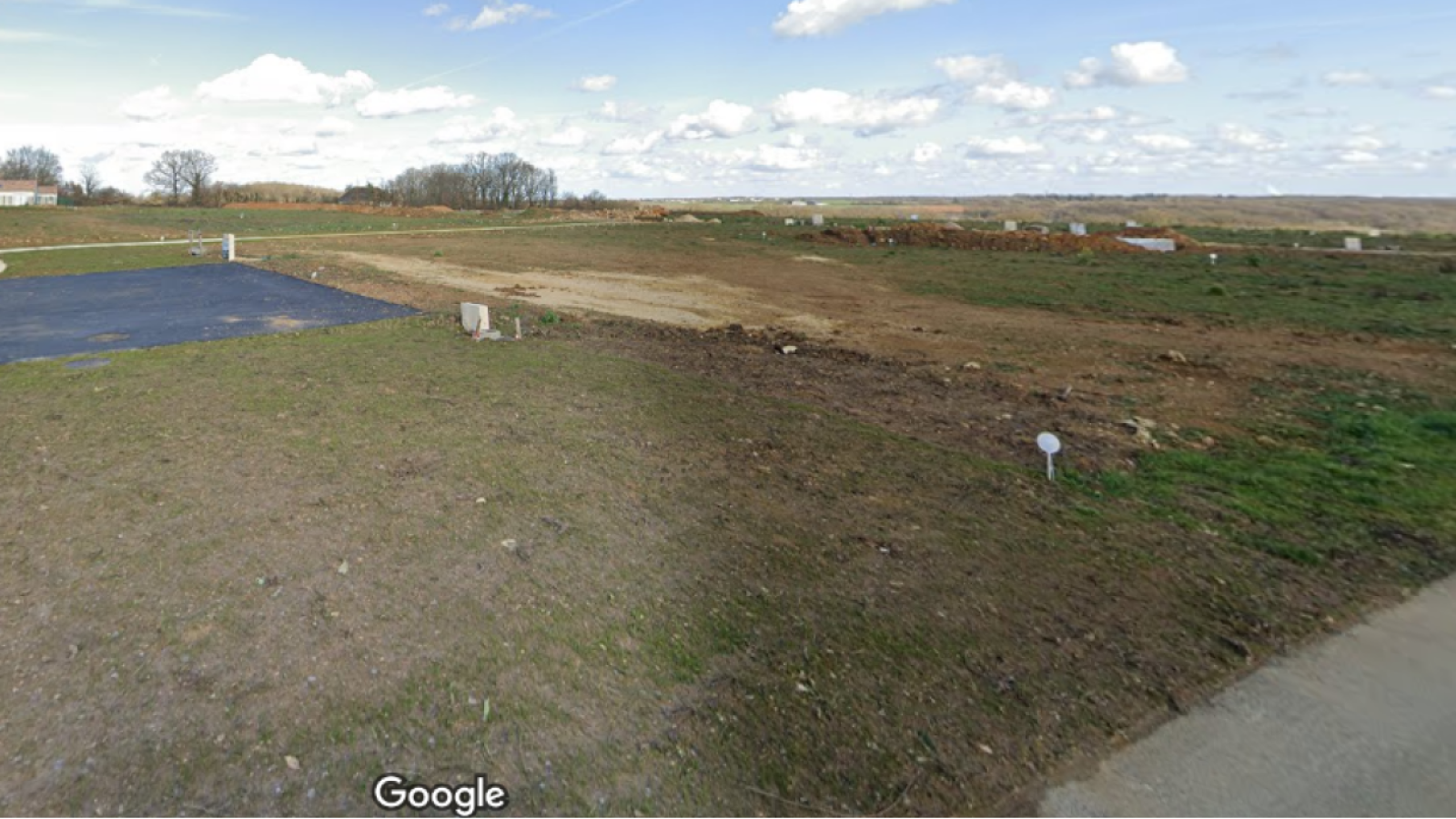 Terrain constructible de 466m2 à Buxerolles