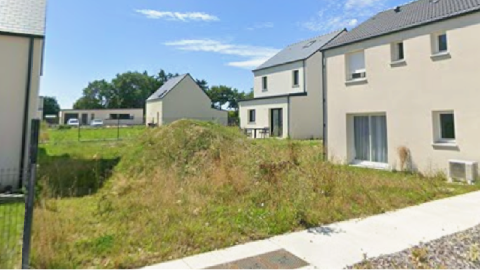 Terrain constructible de 458m2 à Montreuil-sur-Ille