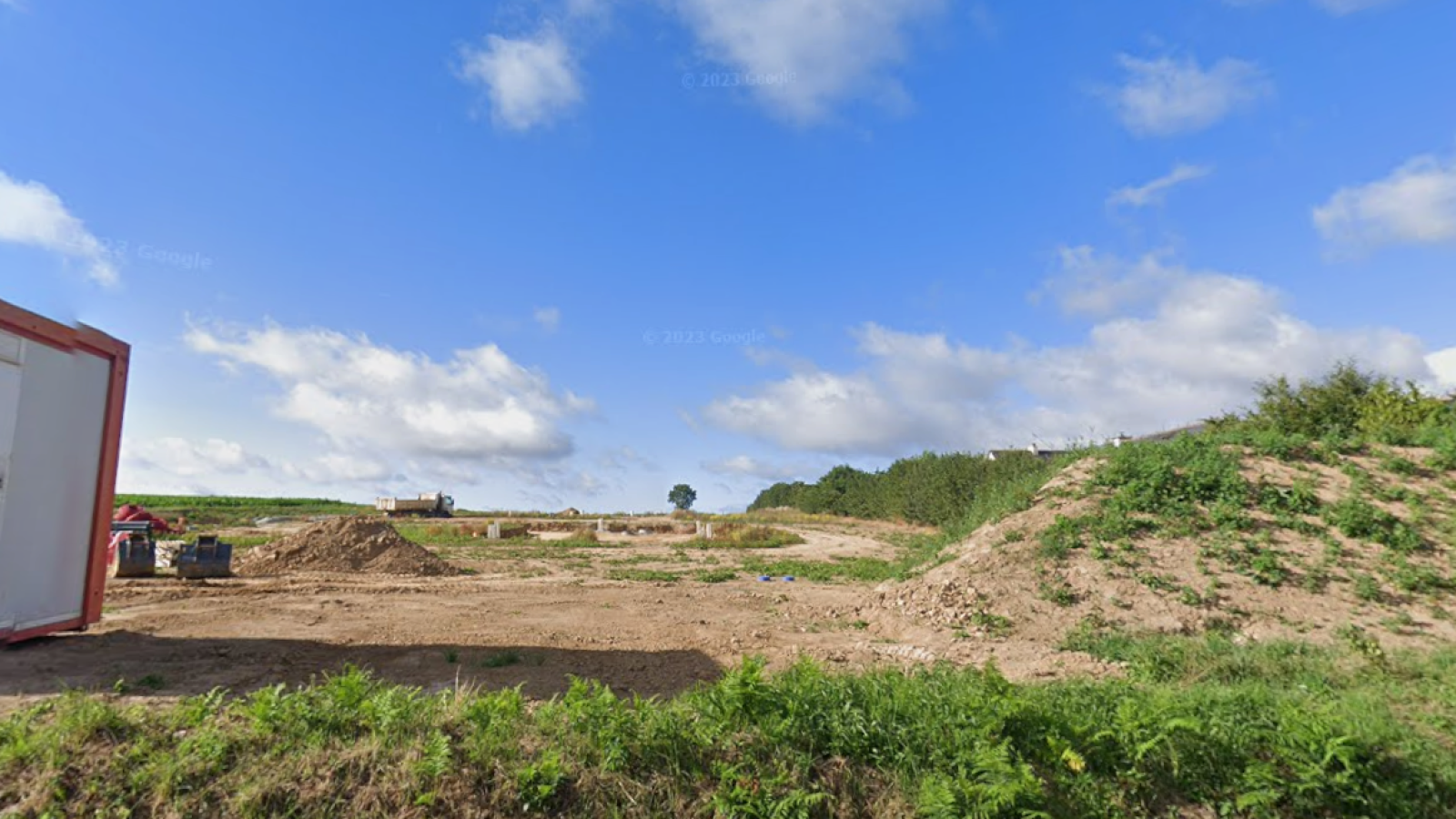 Terrain constructible de 444m2 à Montreuil-le-Gast