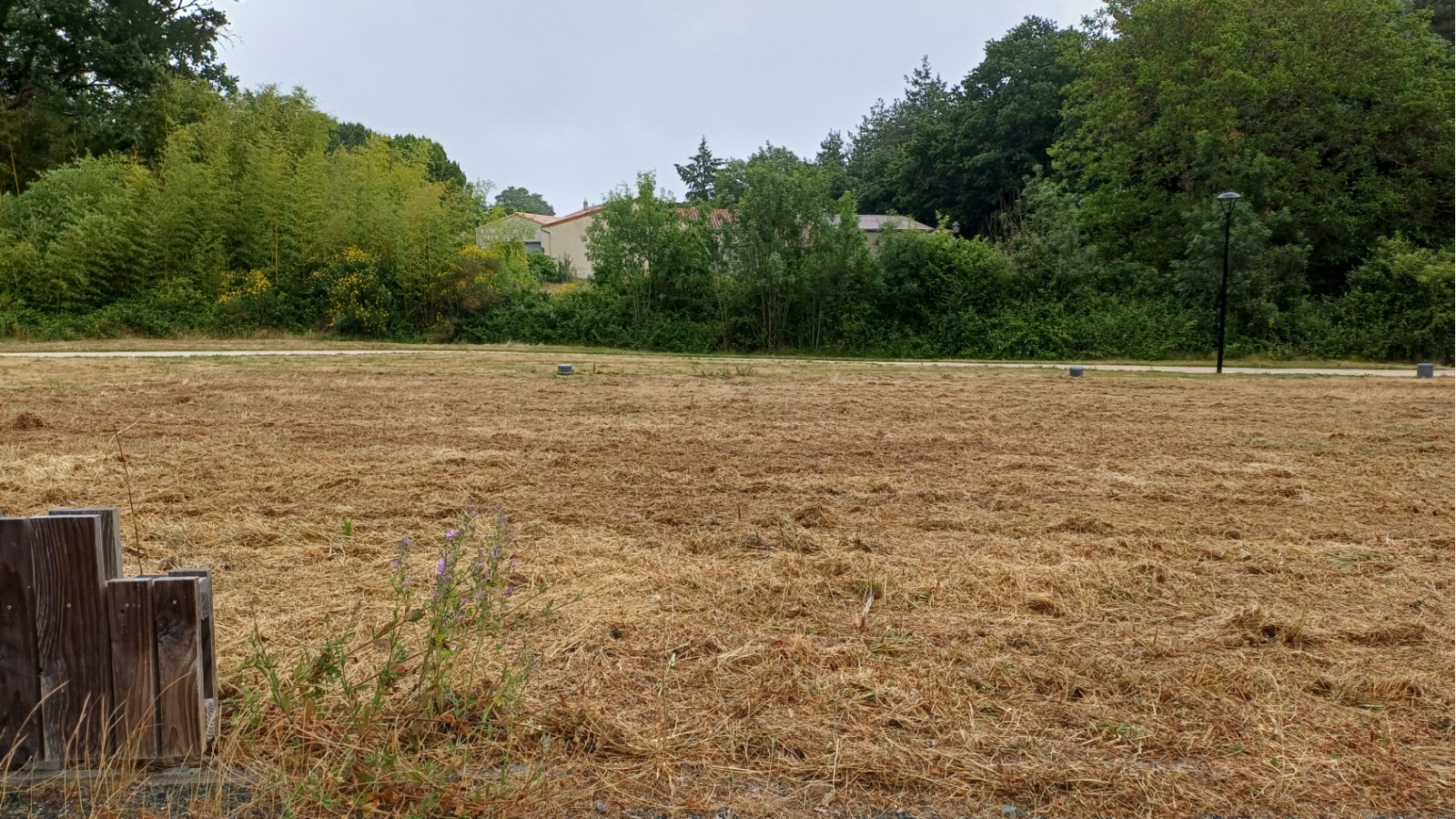 Terrain constructible de 310m2 à Coëx