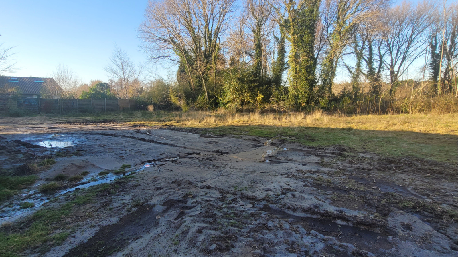 Terrain constructible de 760m2 à Mézos